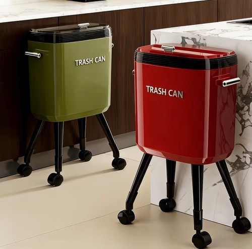 Tall garbage bin with - tall, lid